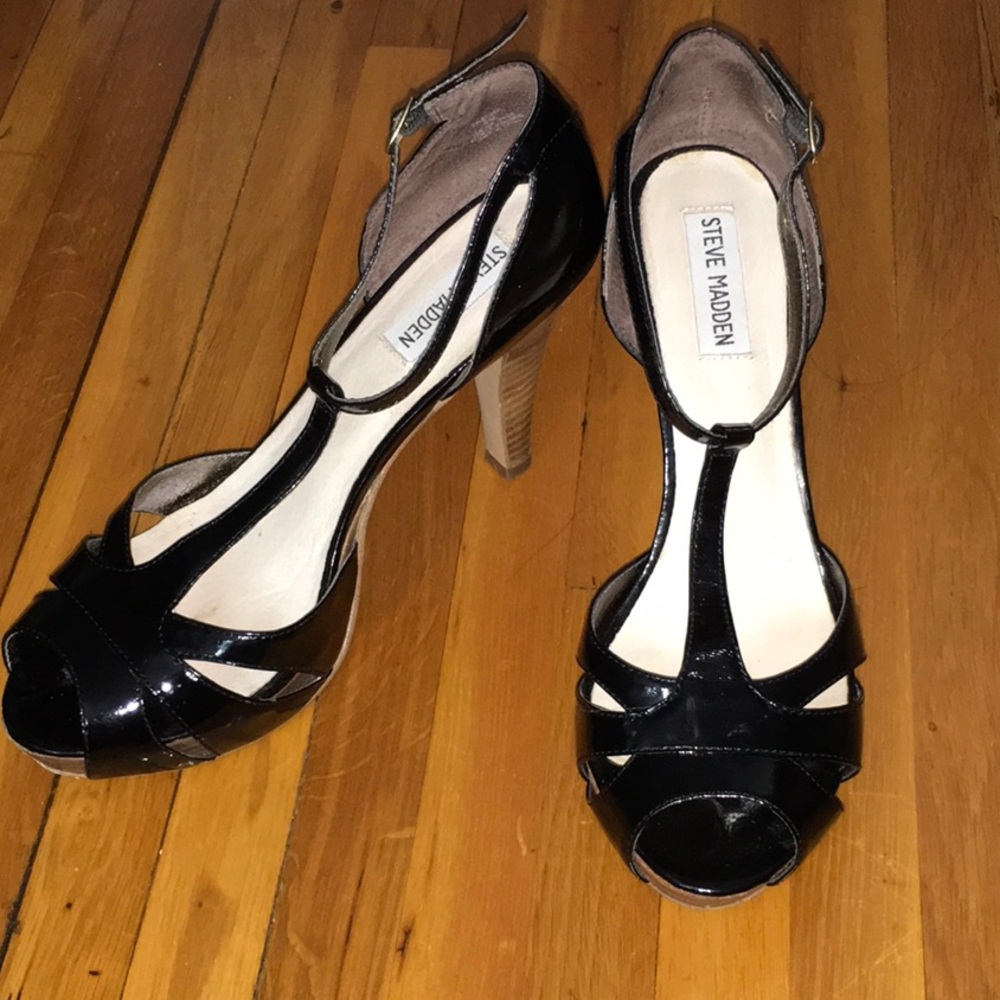 Steve Madden Black Patent Leather Sandals